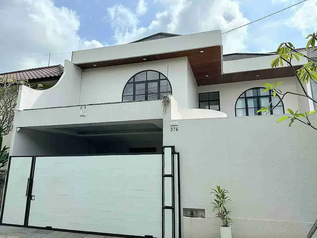 Villa Cantik strategis Mediteranian Taman Mumbul Jimbaran Bali - Image 1 of 10
