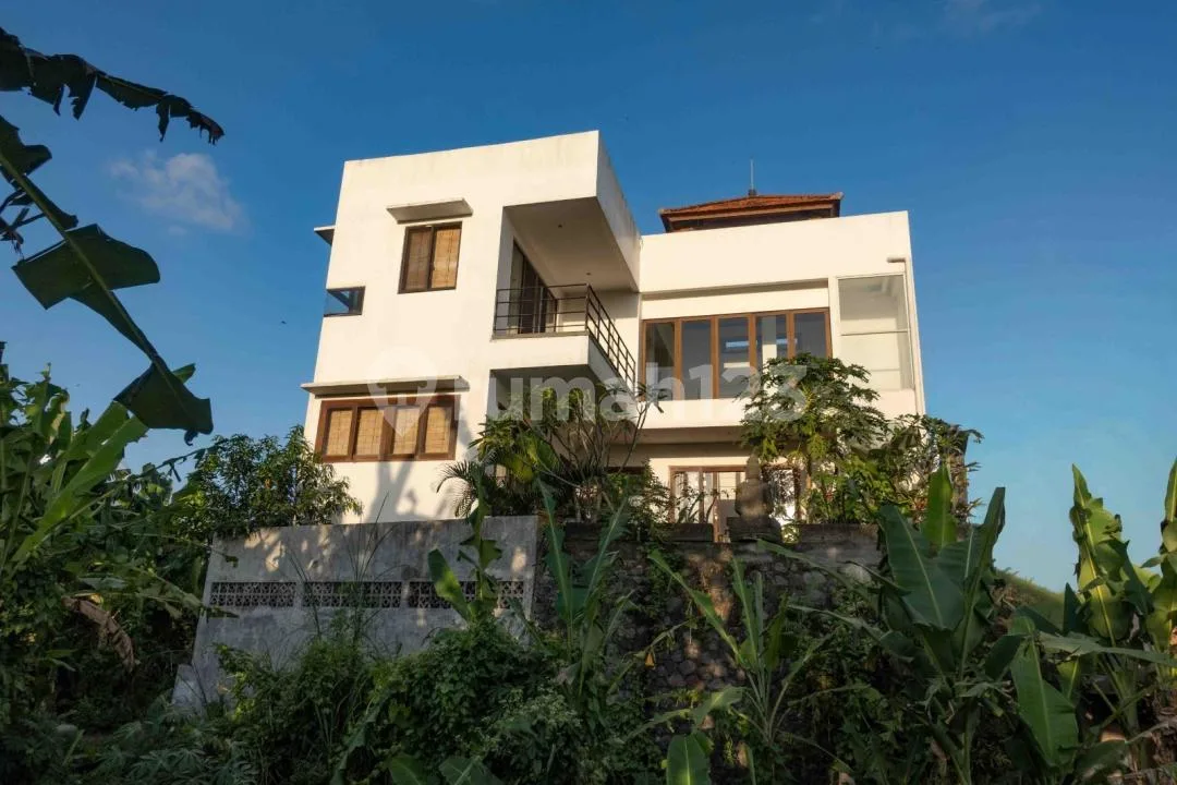 Family House Over Looking Ricefield - Image 1 of 4