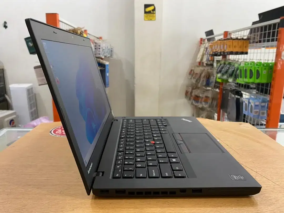 Lenovo ThinkPad T450 Core i7 Ram 8GB SSD 128GB Slim Mulus Bergaransi - Image 3 of 10