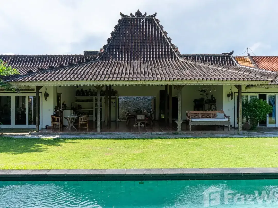 6 Bedroom Villa for sale in Jimbaran, Bali - Image 1 of 10