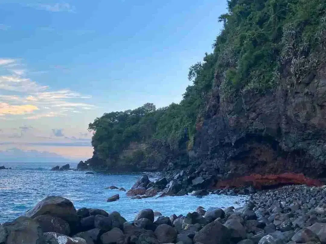 Tanah Tepi Tebing Pantai Seraya Karangasem Bali - Image 9 of 9