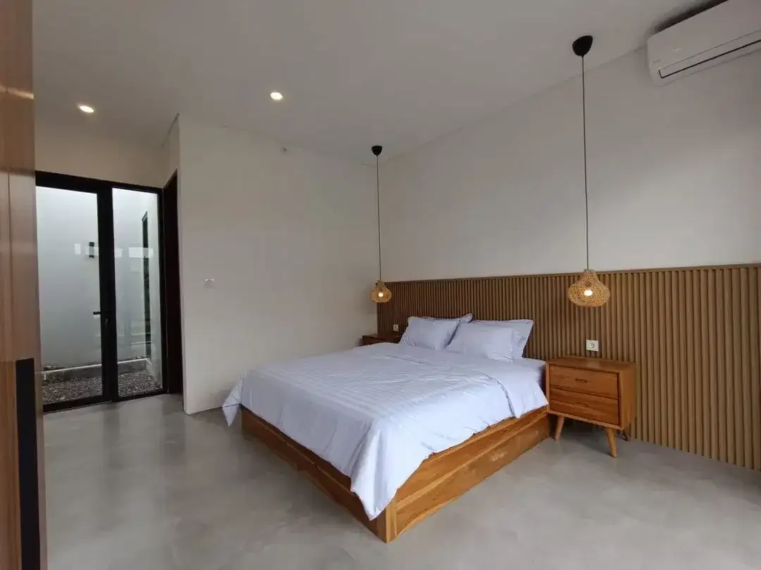 Disewakan Villa Eksklusif di Sanur dengan Kolam Renang Besar, Fully Furnished, dan Akses Mudah ke Pantai - Image 8 of 10