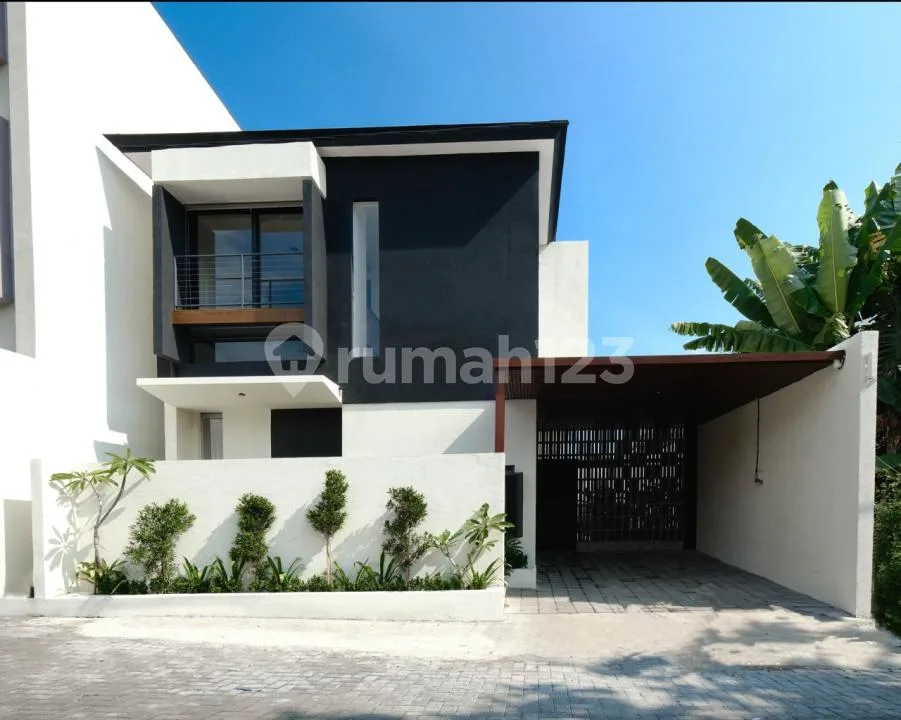 Villa, 2 Lantai, SHM, Full Furnished,Kerobokan Badung - Image 2 of 4