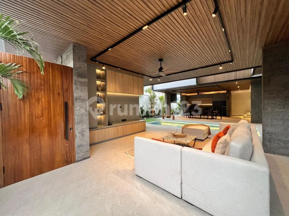 Villa Mewah 2 Unit Modern Tropical Premium Dekat Pantai di Berawa - Image 4 of 4