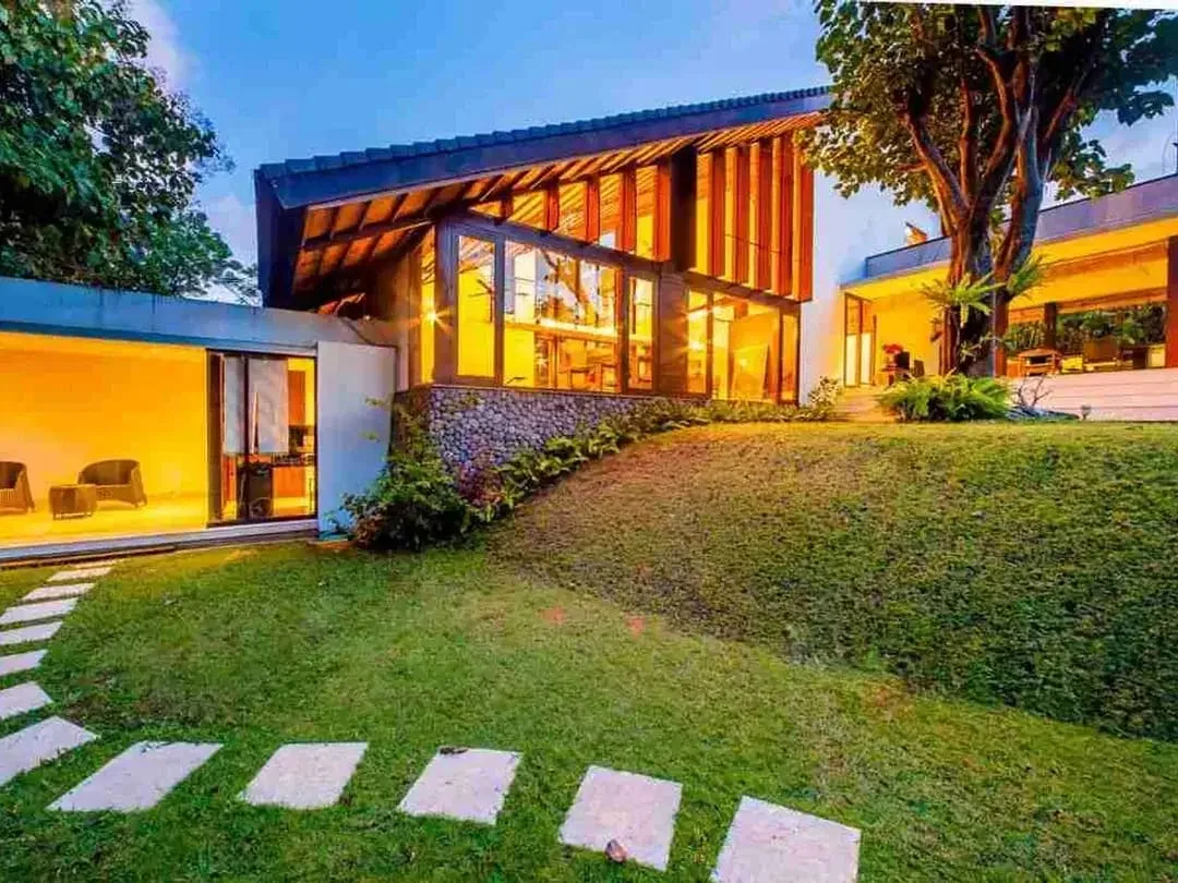 Tropis Modern River view Huge Garden Villa Sukawati Ubud Gianyar Bali - Image 1 of 10