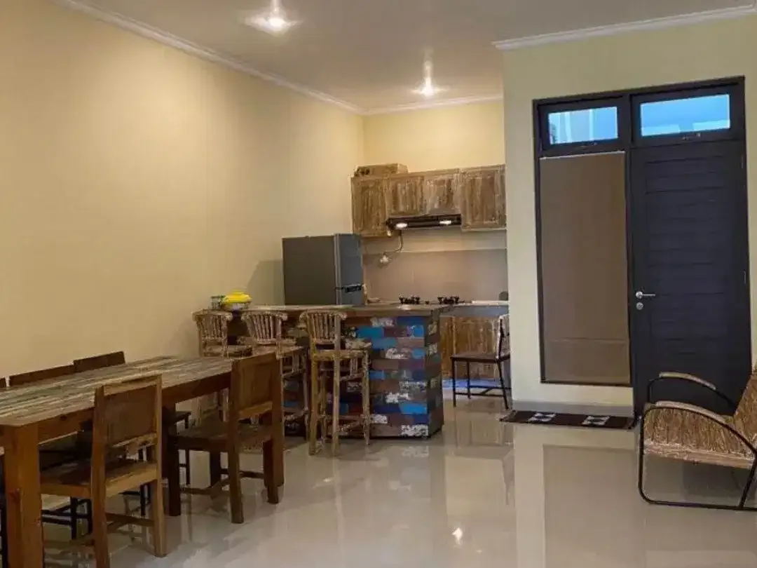 Dijual Rumah Lantai 2‼Berlokasi di Taman Jimbaran - Image 5 of 9