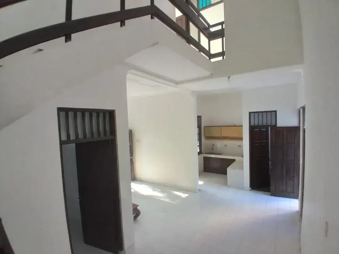 Jual Cepat Rumah 2 Lantai di Taman Griya Jimbaran Siap Huni - Image 3 of 8