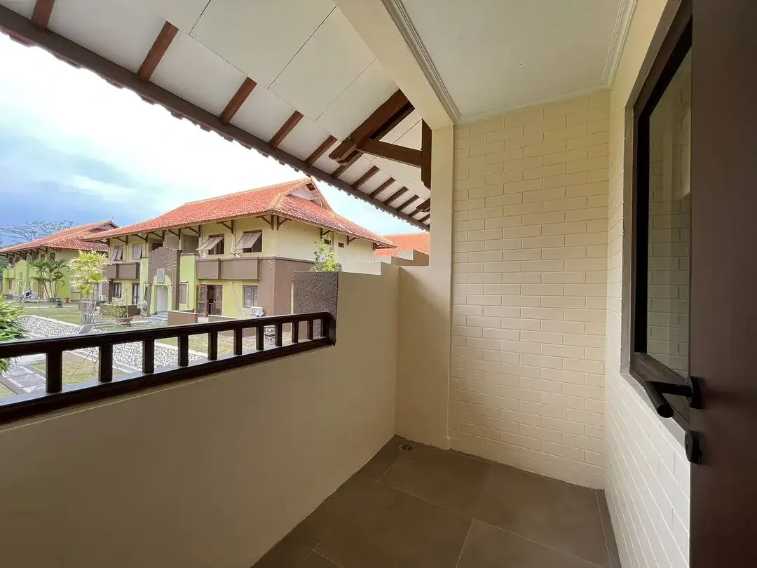 Cozy 1 Bedroom Modern Low-rise Apartment With Private Balcony - Image 2 of 10