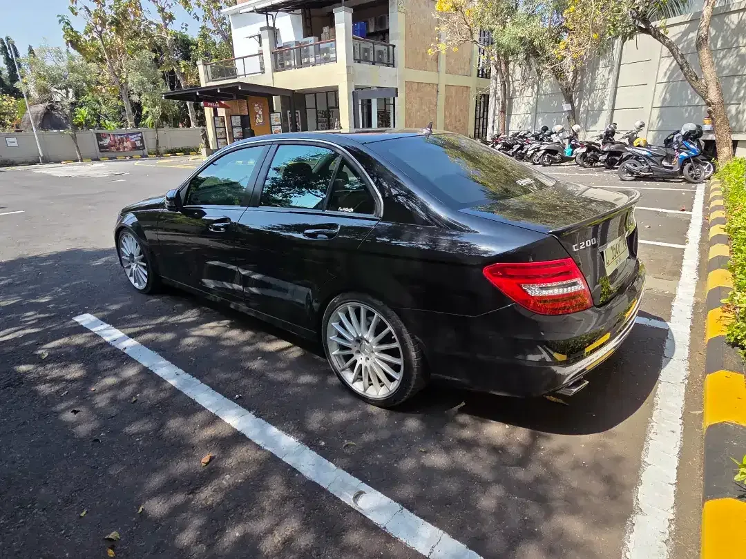 Mercy W204 C200 - Image 3 of 7