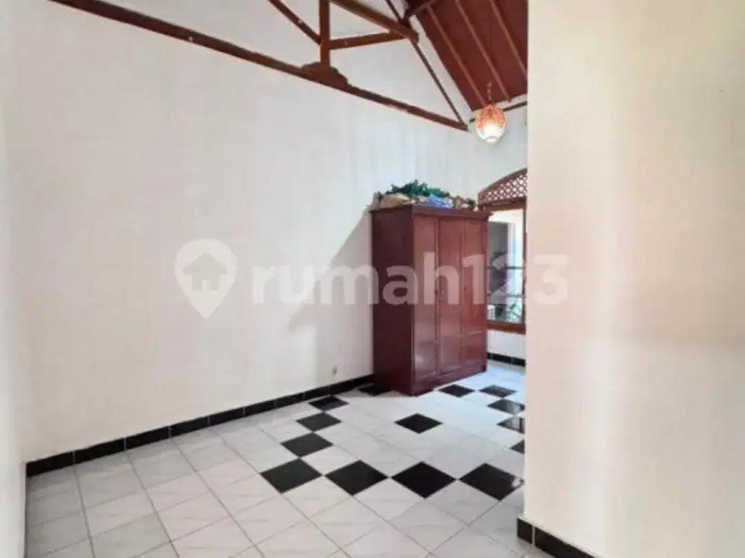 Spacious 5 Bedroom Villa For Rent In Sanur, Private Pool, 700 M² Land, Idr 450 Million/Year - Image 5 of 5
