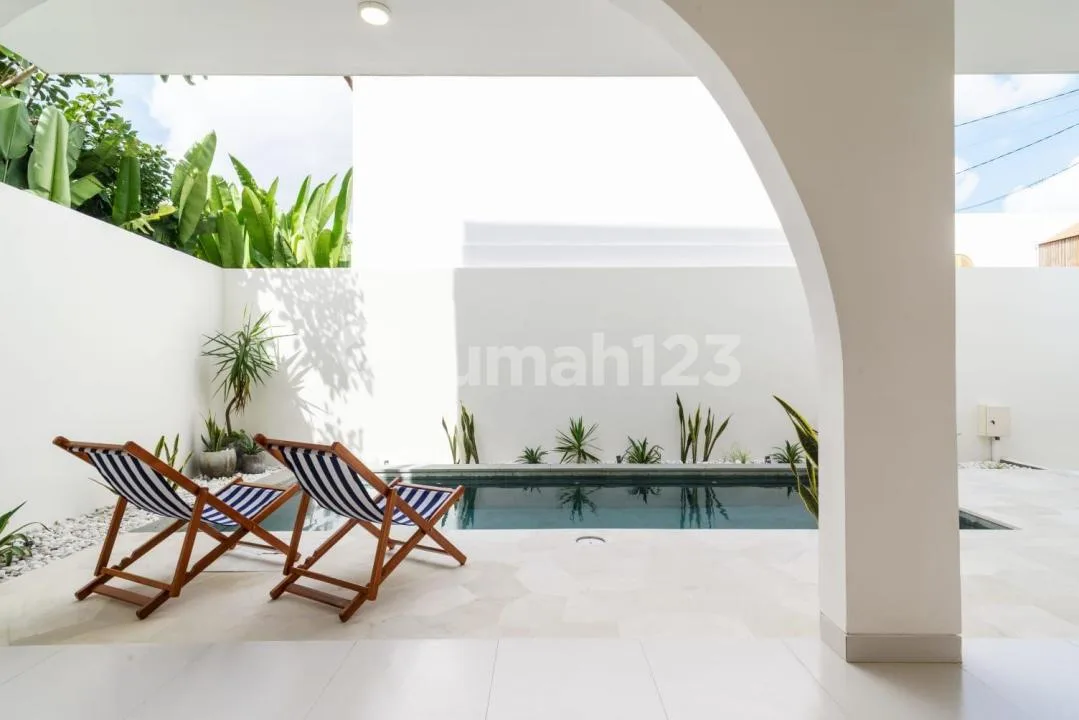 Modern Tropical Mediteranean Style Villa At Cluster Onegate System Area Jalan Batan Kangin , Padonan Canggu Near Batu Bolong Canggumodern Tropical Mediteranean Style Villa At Cluster Onegate System - Image 4 of 4