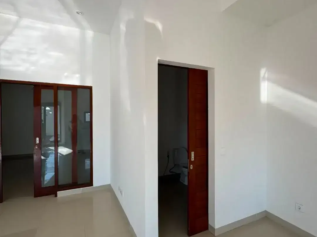 Tropical Villa: Modern Standalone Home with Sunset Views in Tibubeneng, Canggu - Image 9 of 10
