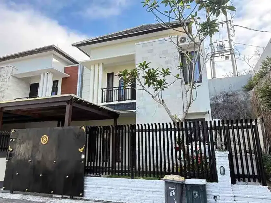 DIJUAL RUMAH SEMI VILLA – ONE GATE SYSTEM DI UNGASAN, BALI - Image 1 of 10