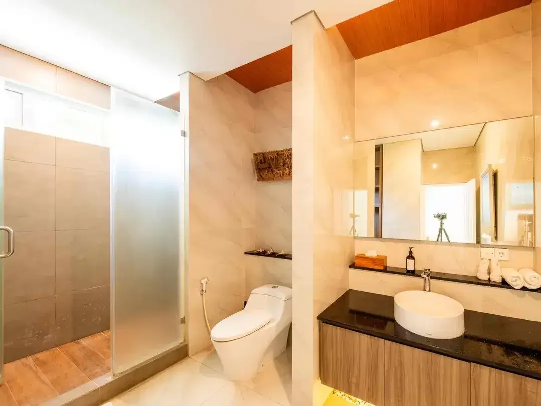 LUXURY CLASSICAL MODERN IN PRIME LOCATION A HEART OF SEMINYAK BALI - Image 9 of 10