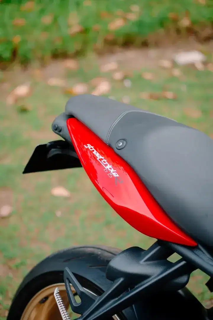 Triumph Street Triple 675 2012, FP, FULL OHLINS, modif banyak - Image 4 of 10