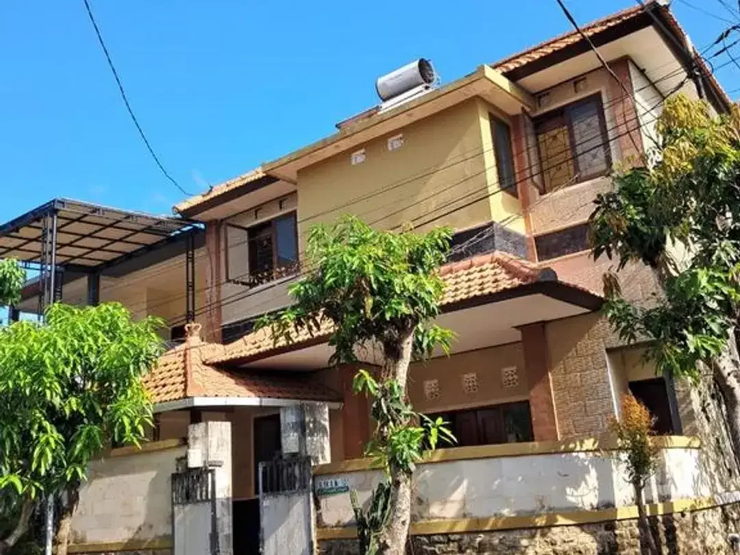 Rumah Luas 2 Lantai Dijual di Puri Gading Jimbaran, Badung - Image 1 of 6
