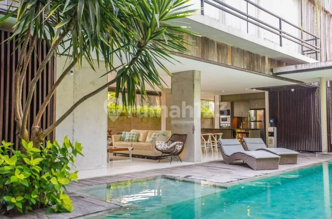Luxury Villa 3 Bedrooms Villa Central Berawa - Image 1 of 4