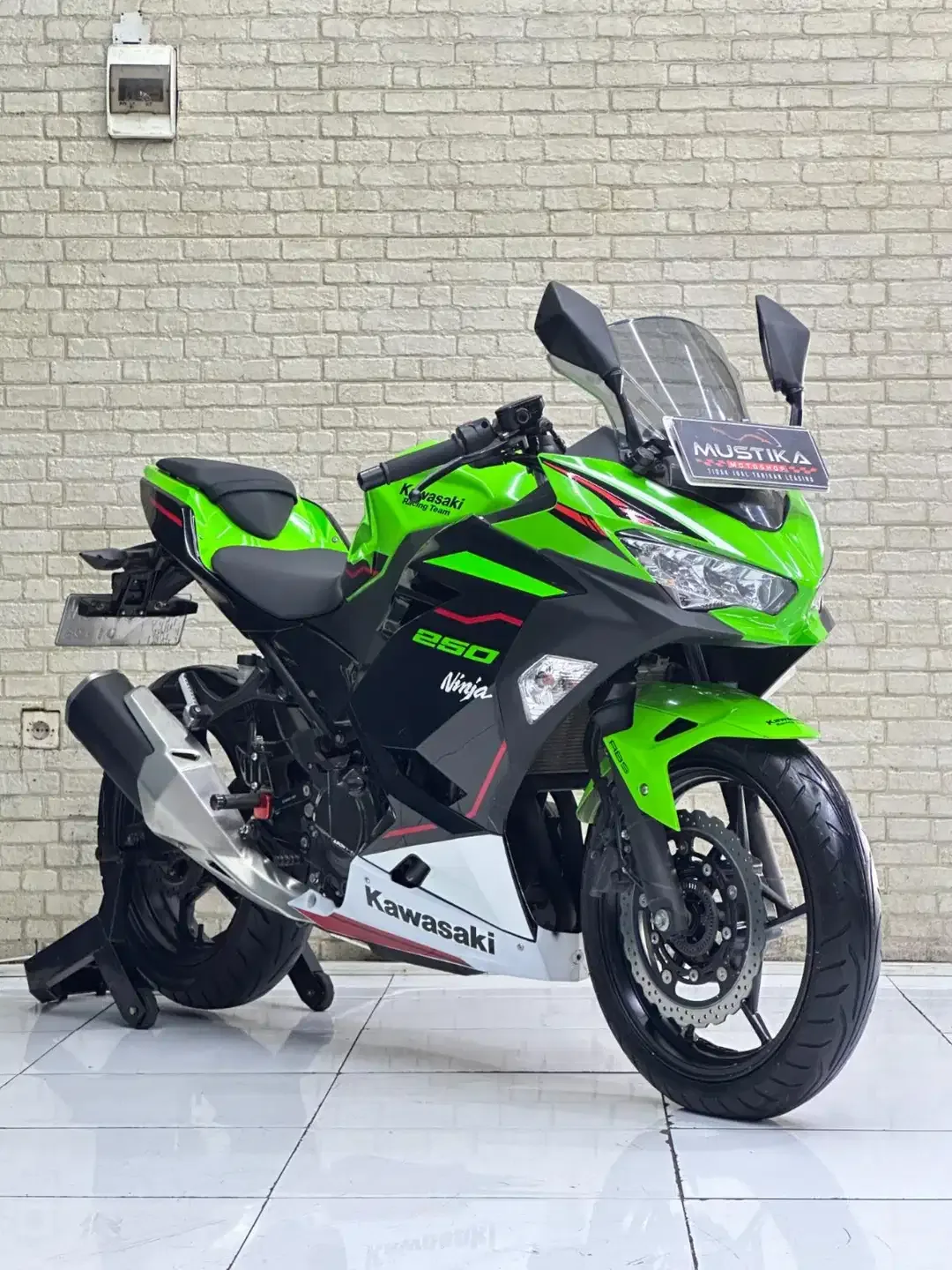 KAWASAKI NINJA 250 FI ABS KEYLESS TH 2023 LIVERY KRT EDITION - Image 1 of 10