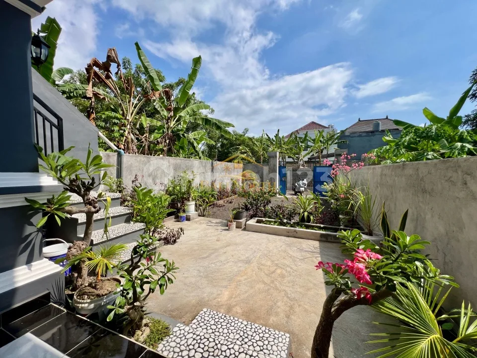 Rumah Modern 2 Lantai di Lovina Dekat Pantai - Image 2 of 4