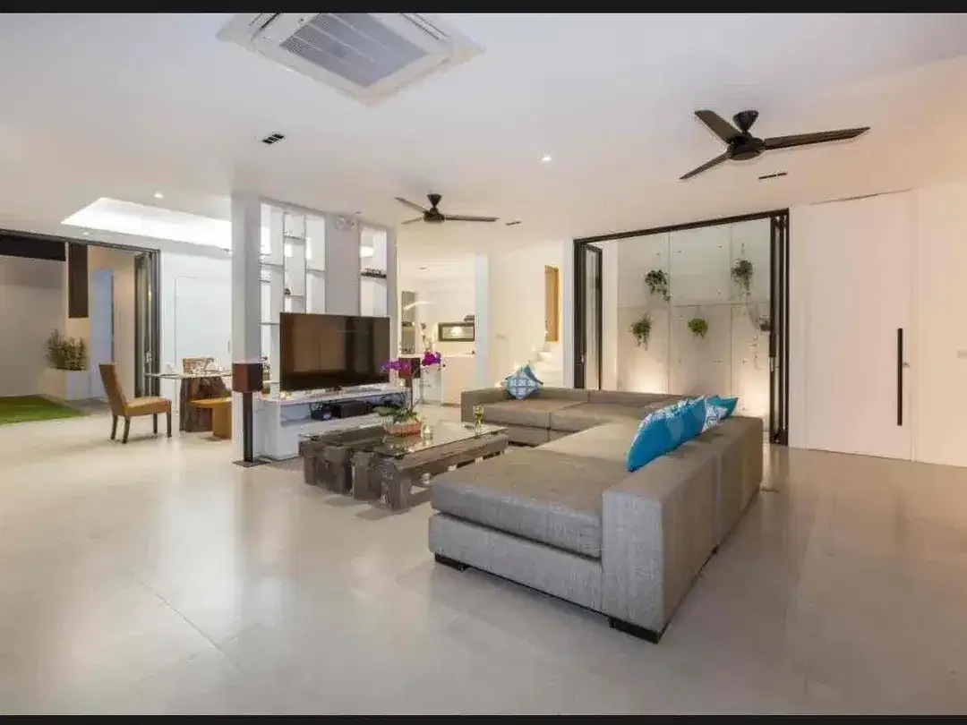 FOR SALE VILLA DESAIN MODERN LOKASI DEKAT PANTAI BERAWA, CANGGU, BADUNG, BALI - Image 5 of 10