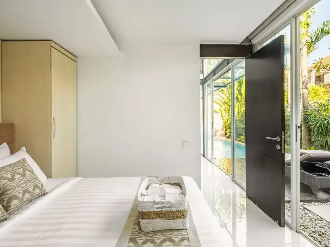 Freehold Villa 2 Lantai Area Premium Siap Huni - Image 5 of 10