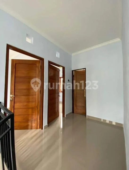 Rumah 2 Lantai Nyaman dengan Pemandangan di Kerambitan - Image 3 of 4
