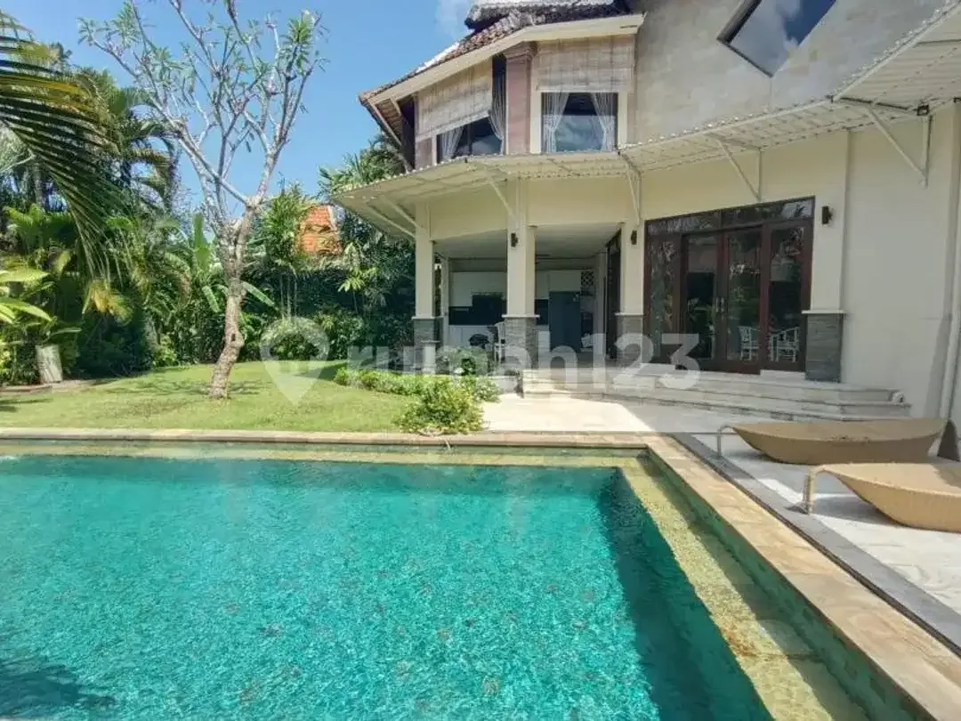Disewakan Villa 2 Lantai 6 Kamar Full Furnished di Kerobokan Kelod - Image 3 of 5