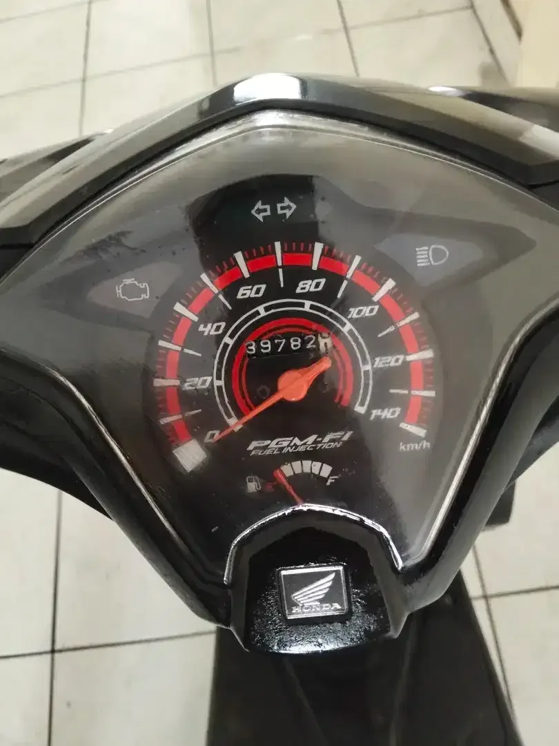HONDA BEAT FI TAHUN 2015 PAJAK HIDUP SURAT LENGKAP - Image 5 of 5