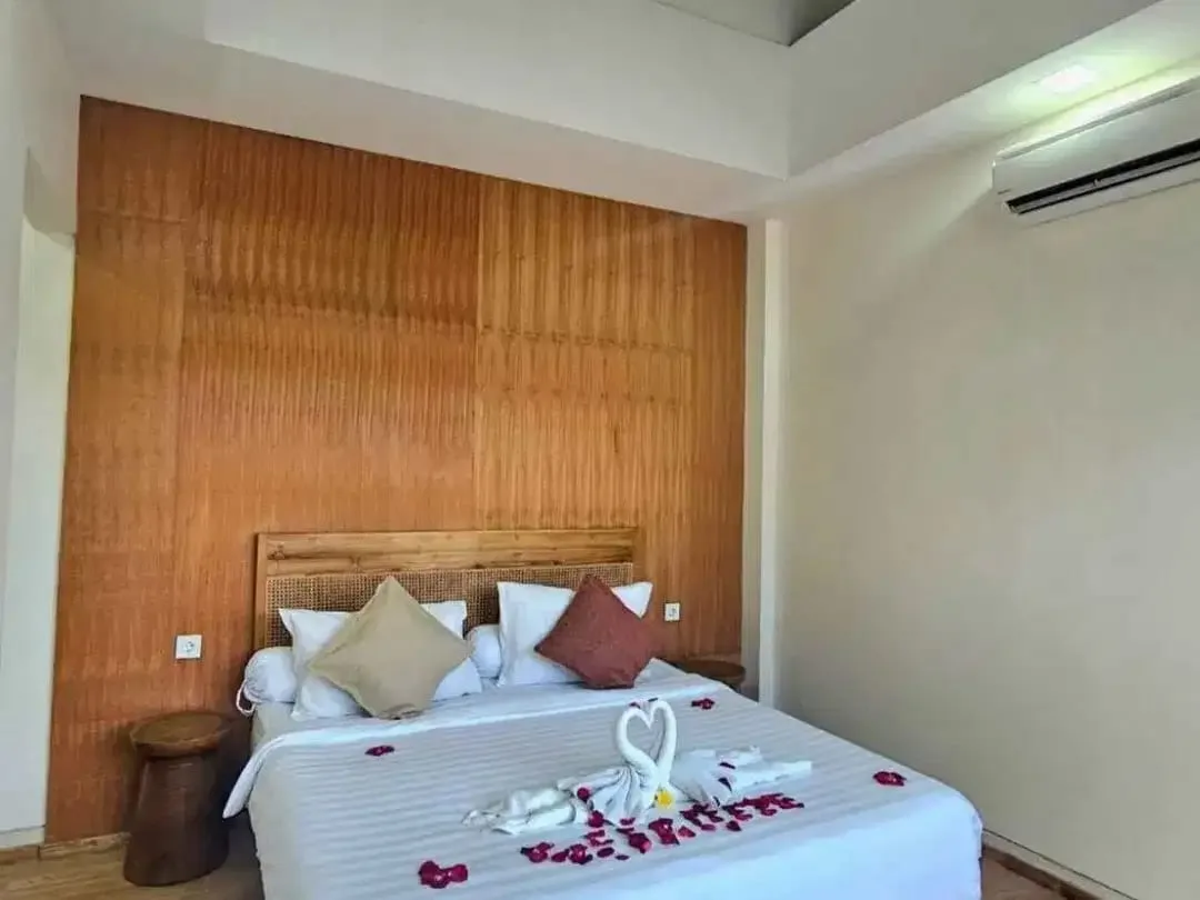Villa Seminyak For Sale /Freehold - Lokasi Jln Camplung Tanduk Seminyak - Image 3 of 9