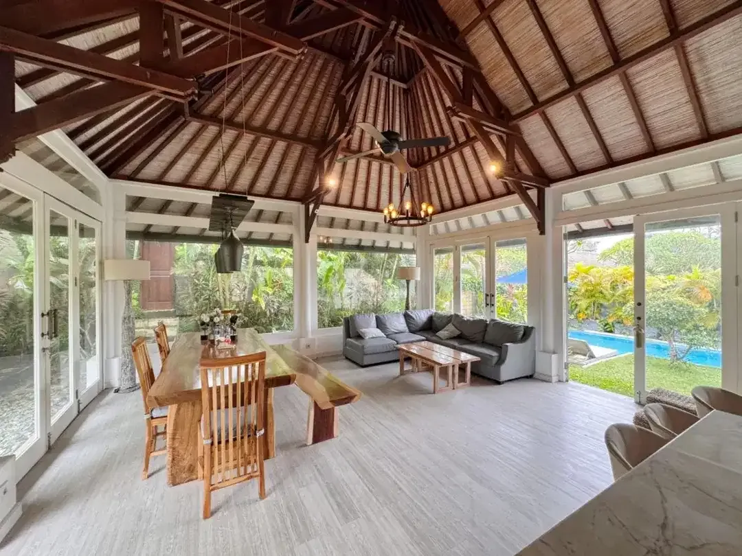 5.75 Are Freehold Villa in Umalas Klecung - Image 2 of 10