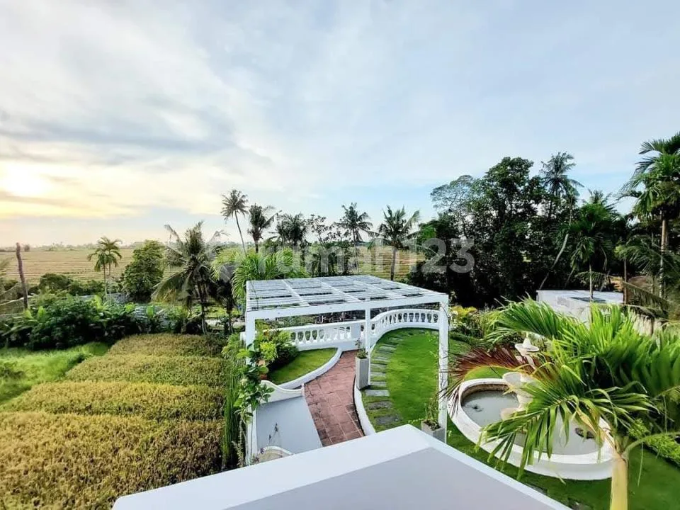 Villa Full Fasilitas Strategis Dekat Pantai View Sawah, Pererenan - Image 1 of 4