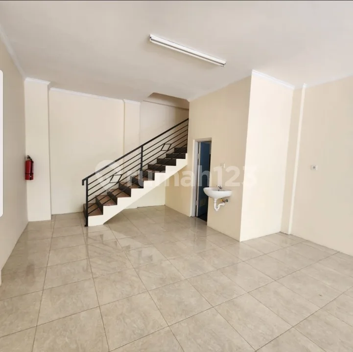 Jual Ruko 3 LT Jl. Utama Taman Griya, Jimbaran - Image 4 of 4