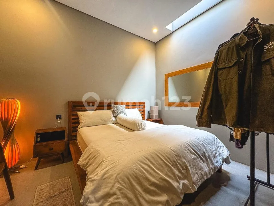 Villa 2Br Minimalist Modern Furnished Taman Mumbul - Image 2 of 4