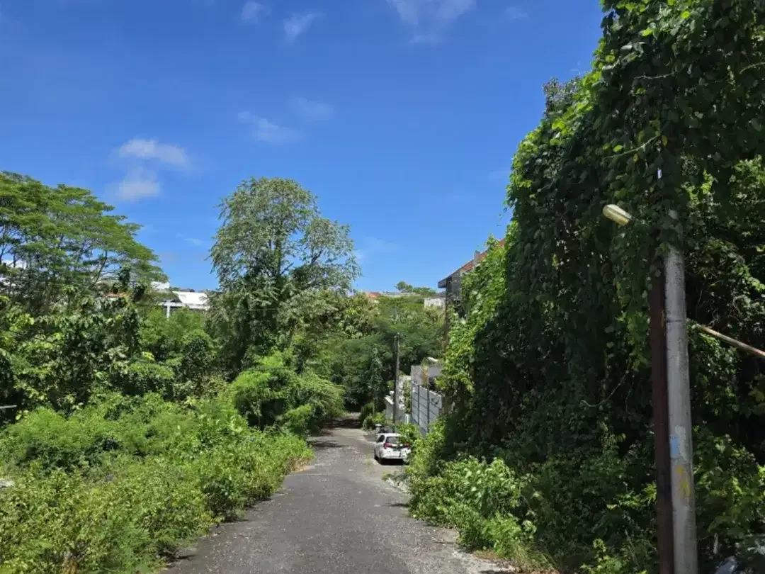 DI JUAL VILLA AREA NUSA DUA BALI DEKAT PINTU TOLL FULL FURNISH - Image 9 of 10