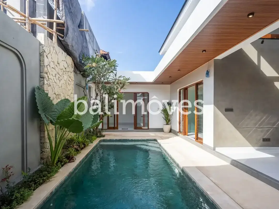 Vila Tiga Kamar Tidur yang Memukau dan Baru Saja Rampung di Sanur - Image 1 of 10