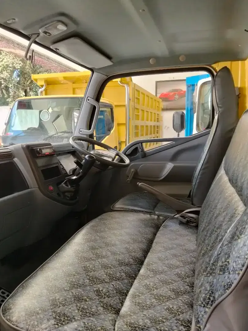 Mitsubishi Canter Engkel 2017 Kuning - Image 8 of 8