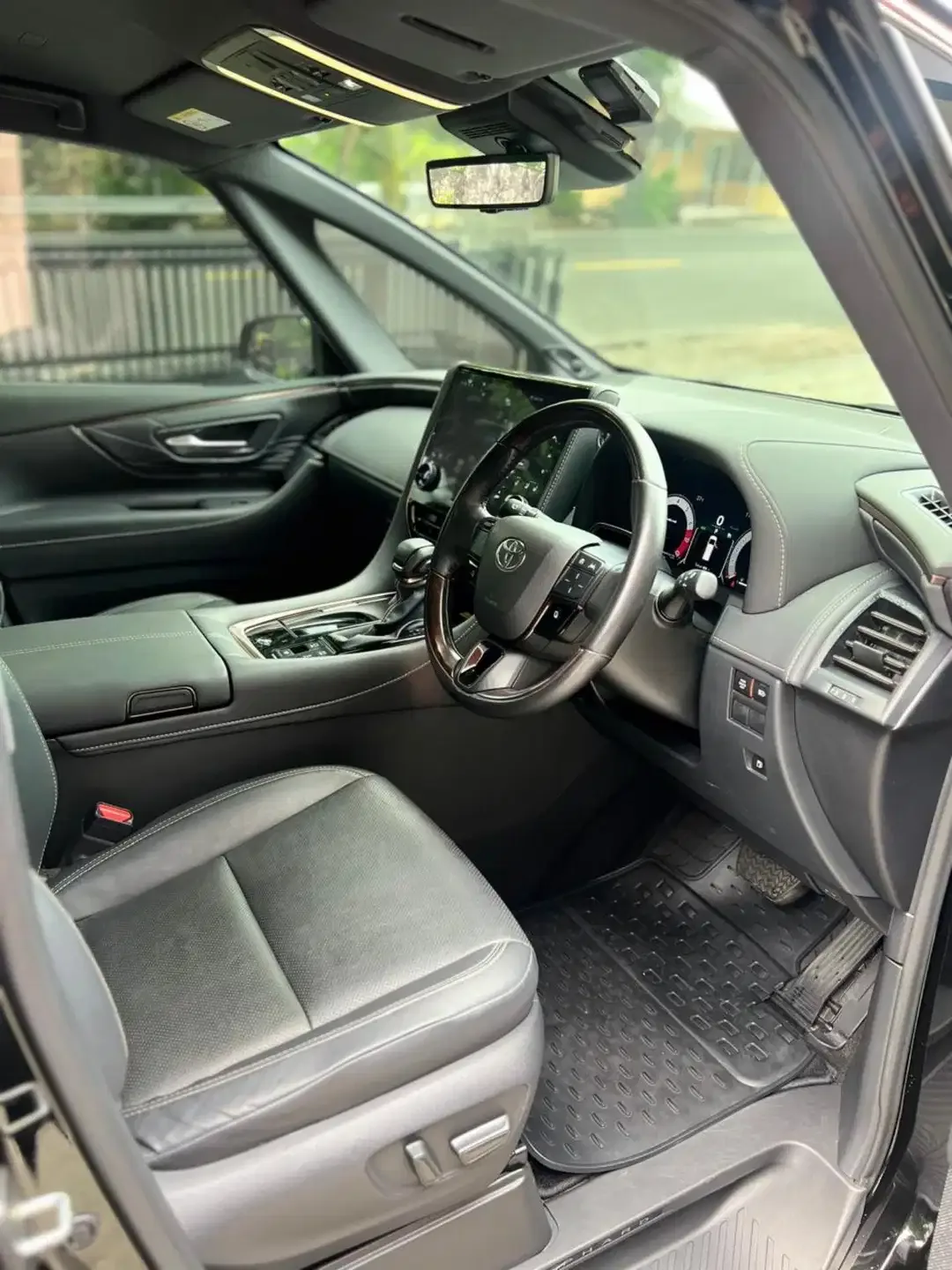 Toyota Alphard G 2023 Asli Bali - Image 5 of 10