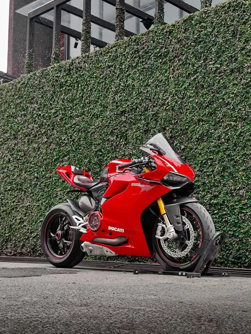 Ducati Panigale 1199 S tahun 2015 Rare Special Unit Low Odo Mulus - Image 7 of 10