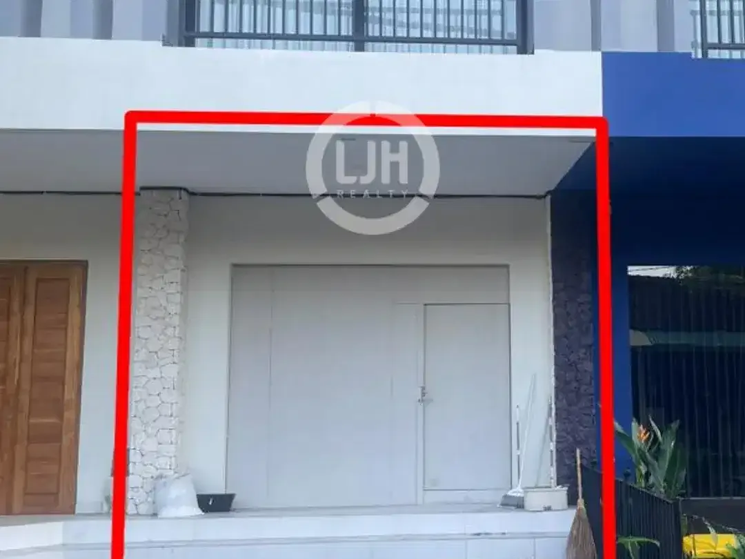 Shop In Prime Tourist Area Petitenget, Seminyak, Kuta Utara, Walking Distance to Petitenget Beach - Image 1 of 3