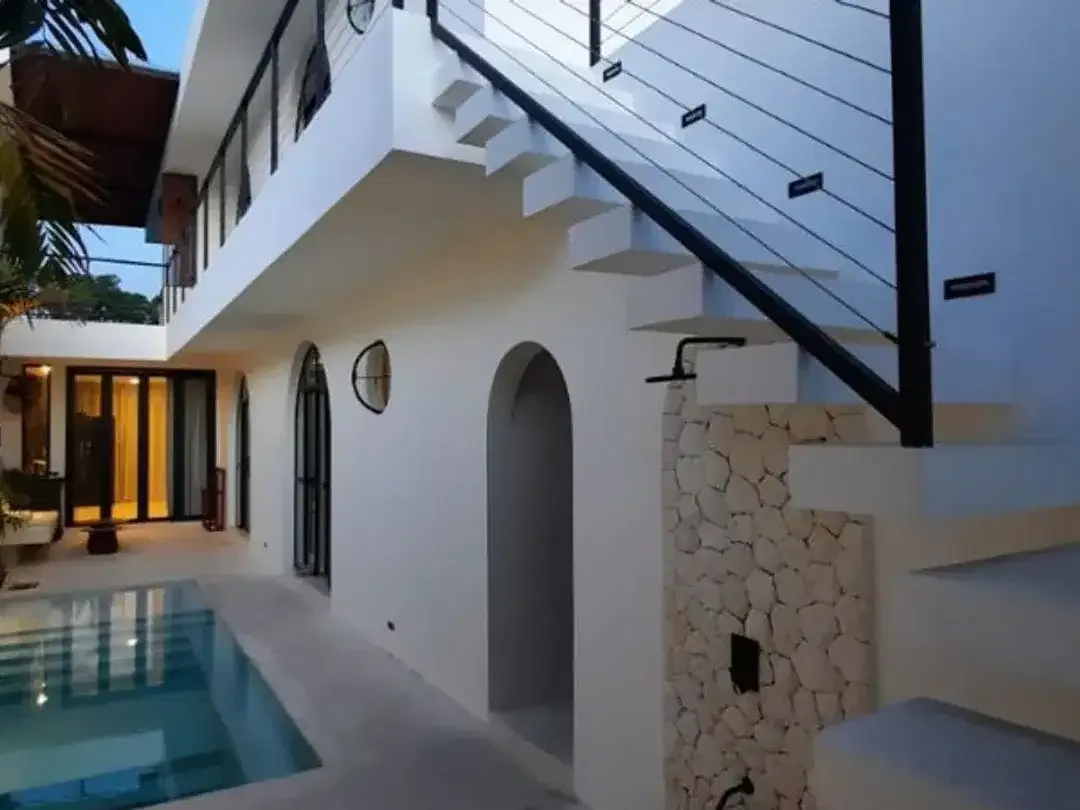 VILLA MODERN TROPIS STRATEGIS DI BATU BOLONG CANGGU BADUNG - Image 1 of 10