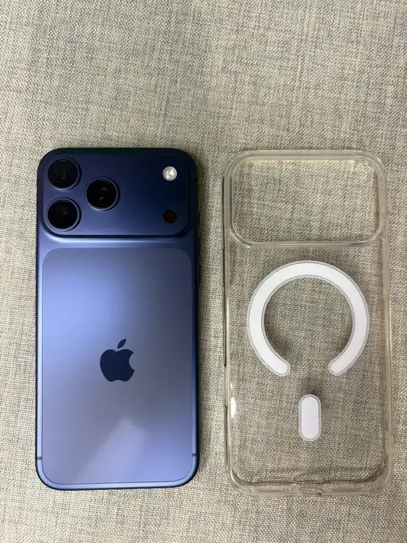 IPhone 17 Pro Max 256 GB - Image 2 of 8