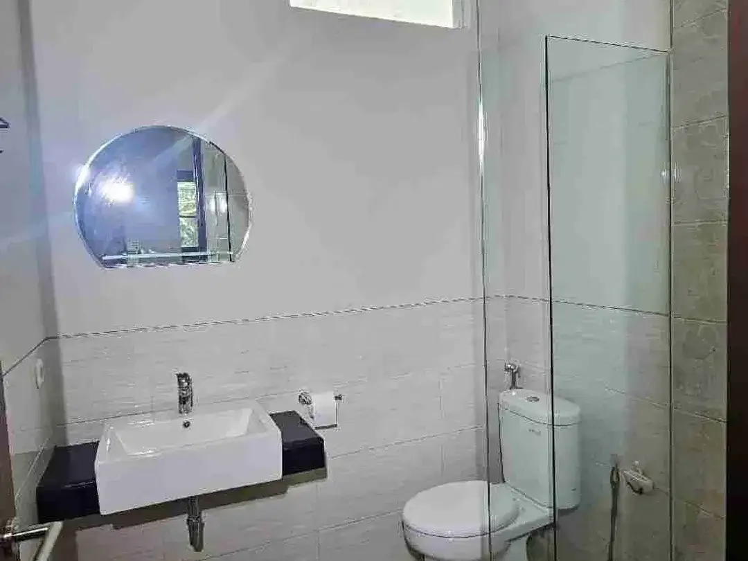 Villa Cantik Terawat Dijual dengan Harga Menarik! - Image 3 of 8