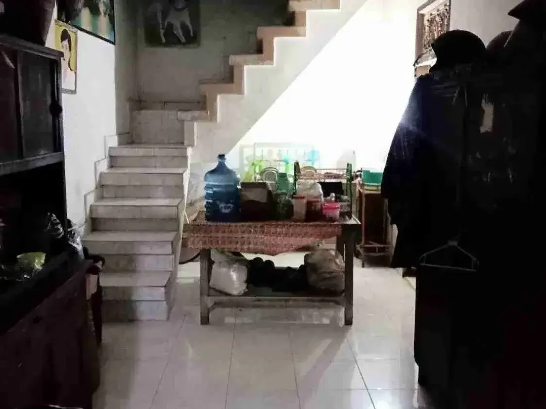 Di jual rumah second 1 setengah lantai berlokasi sangat strategis jalan aseman canggu deket brawa - Image 5 of 10