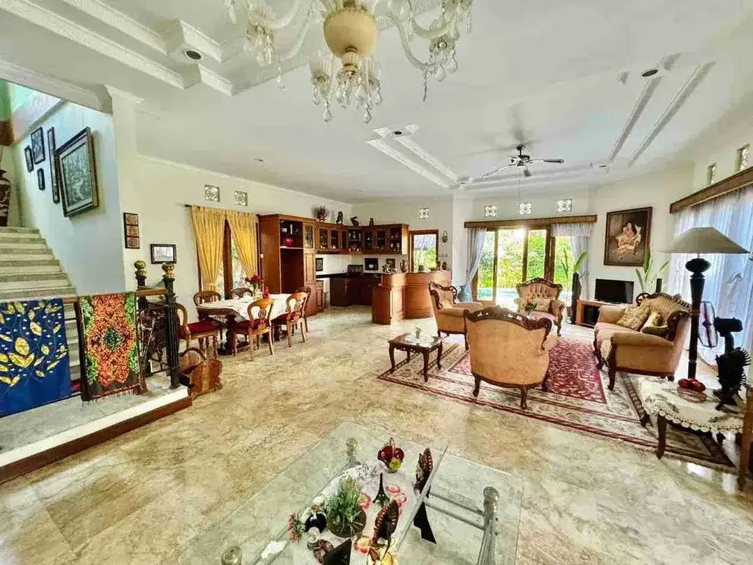 Dijual Cepat Rumah Villa 2 Lantai beserta furnish di kerobokan, badung, bali - Image 8 of 8