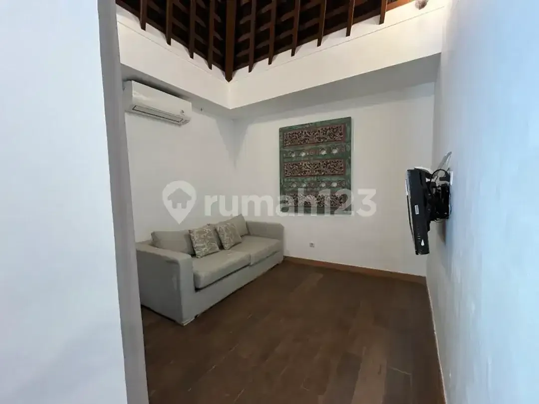 Balinese Luxury Villa 4Br - Seminyak, Bali Hanya 1Km Km Dari Pantai | Lokasi Prima untuk Hunian & Investasi Rental - Image 2 of 10