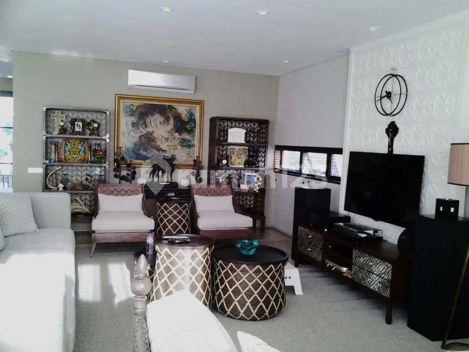 Villa 3Lt Ruang Karaoke Jacuzzi Kawasan Strategis di Pecatu Graha - Image 3 of 4