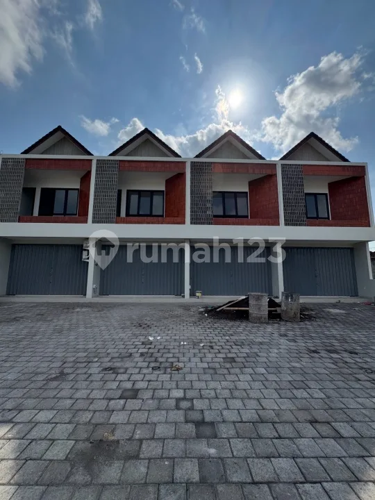 Ruko Baru 2 Lantai di Kebo Iwa Utara Harga Murah Area Komersial SHM - Image 1 of 4