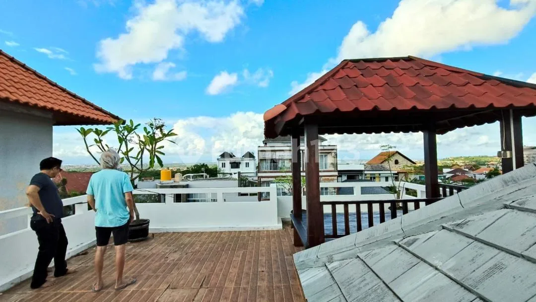 Rumah Modern Minimalis 3 Lantai dengan View Laut dan Gwk - Image 1 of 4