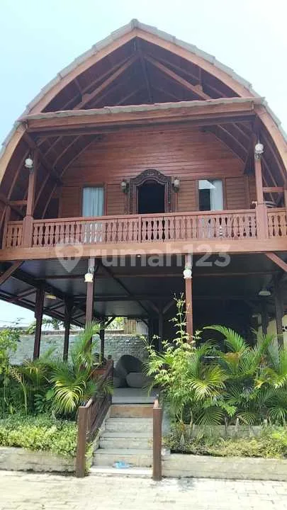 Disewakan Villa Joglo di Kedampang Kerobokan. LT 70M2. Harga 150 Juta Pertahun - Image 3 of 4