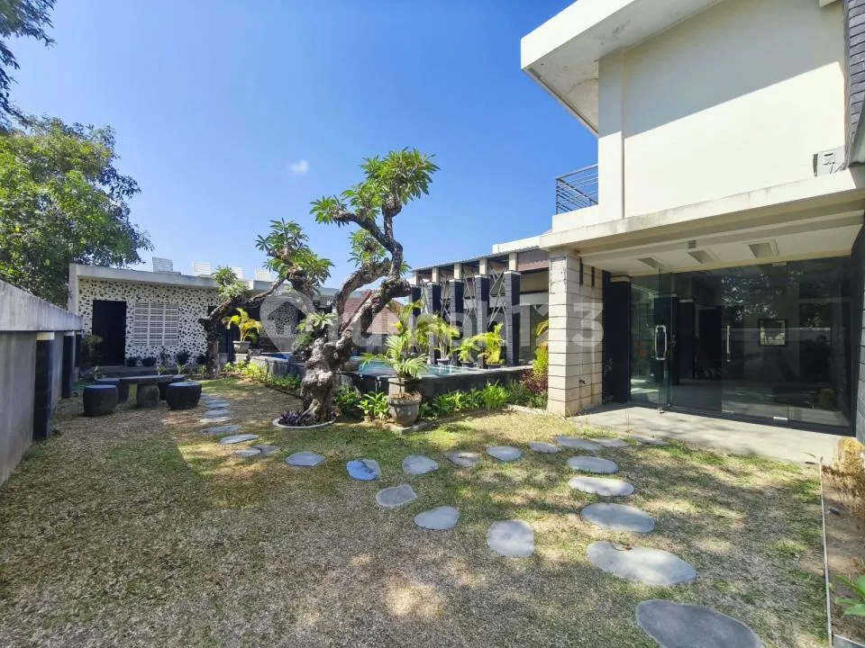 Disewakan Villa Besar Halaman Luas di Jl. Utama Bypass Jimbaran. - Image 3 of 4